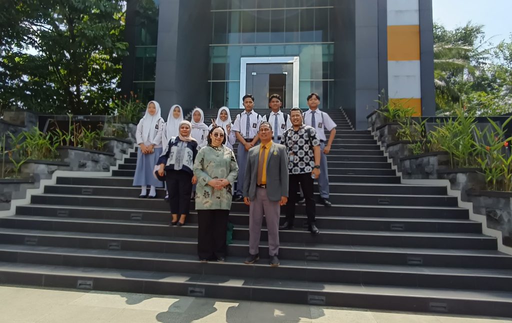 Konjen RI Johor Baru Apresiasi SMK Mutu Gondanglegi Dampingi Delapan Siswa Alumni SIJB Malaysia 3