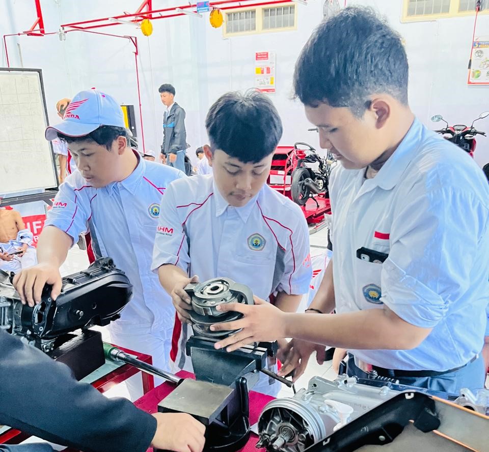 Siswa TSM SMK Mugas Pembekalan PKL, Selesai PKL Siap Kerja 1