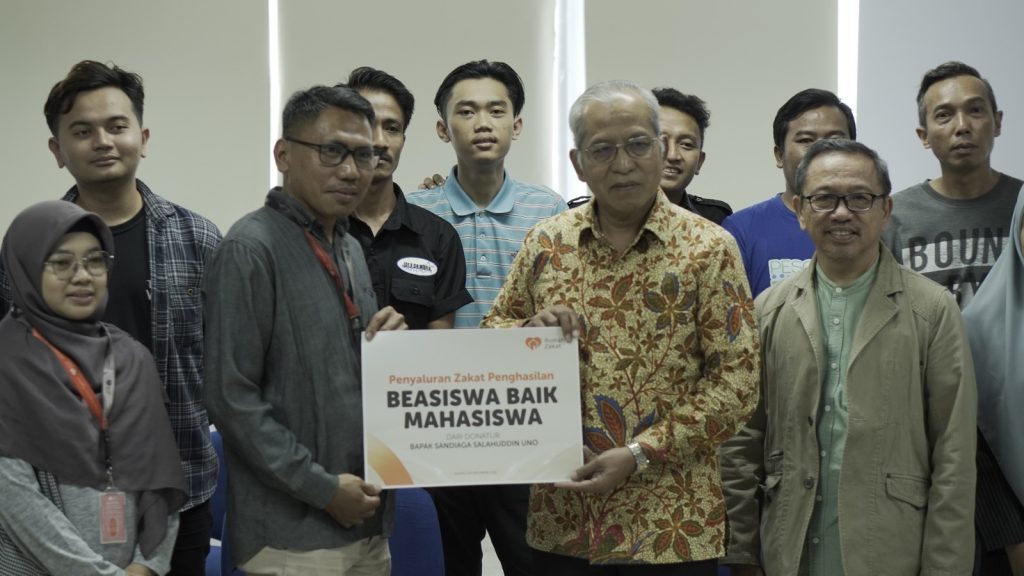 Puluhan Mahasiswa UM Bandung Dapat Beasiswa Rumah Zakat 1 Puluhan Mahasiswa UM Bandung Dapat Beasiswa Rumah Zakat 1