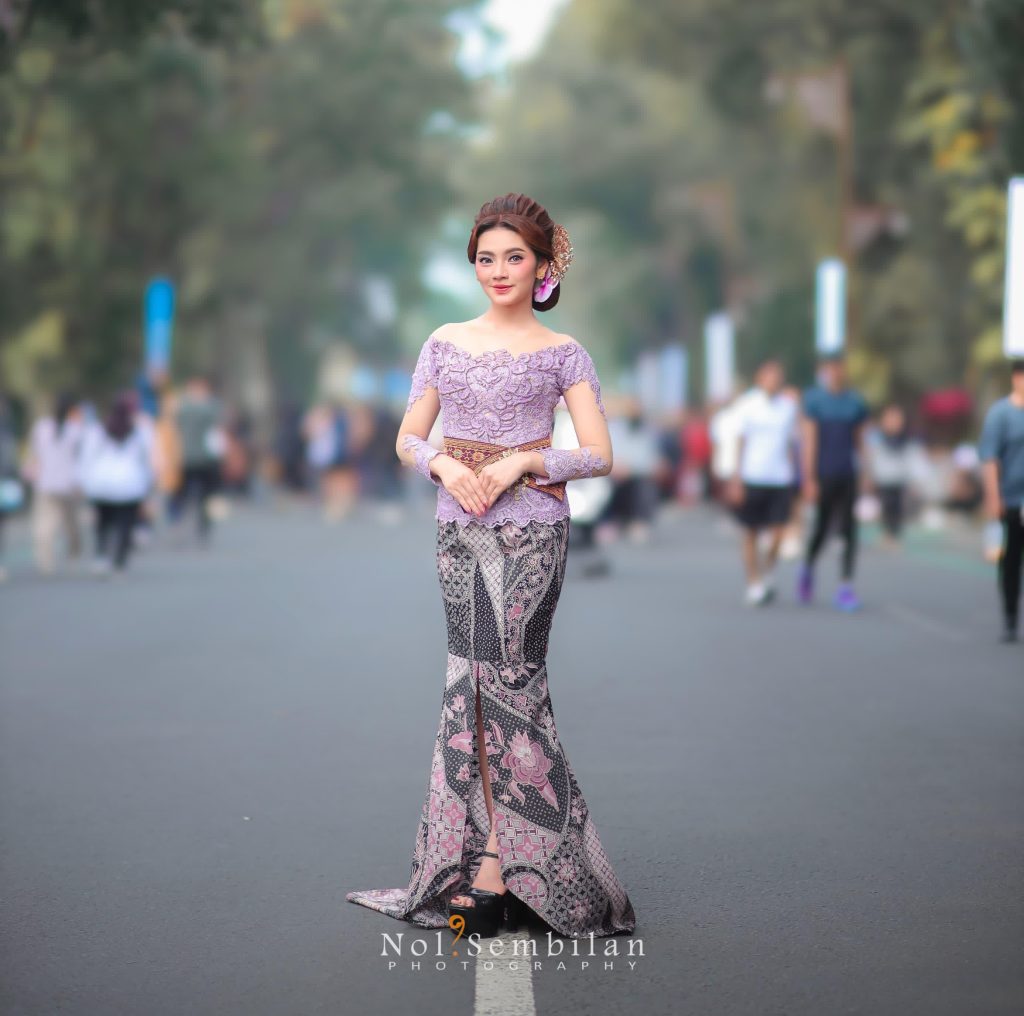 Pengunjung CFD Antusias Sambut Parade Kebaya Bali, Pra Event Mahasiswa Ilmu Komunikasi UMM Road to Olivfest  1