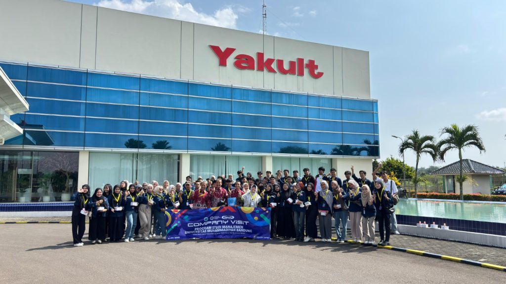 Perkuat Kompetensi Industri, Mahasiswa Manajemen UM Bandung Company Visit 1