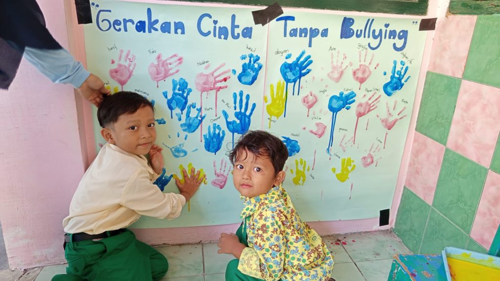 Momentum HAN, Siswa TK ABA 13 Malang Antusias Mewarna-Finger Painting 1