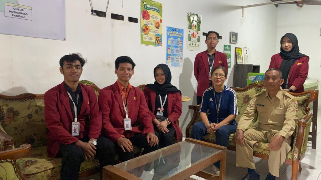 Mahasiswa UMM Program Pengabdian Masyarakat Optimalisasi Fungsi UKS SDN 2 Kebonagung Pakisaji 2 Mahasiswa UMM Program Pengabdian Masyarakat Optimalisasi Fungsi UKS SDN 2 Kebonagung Pakisaji 2