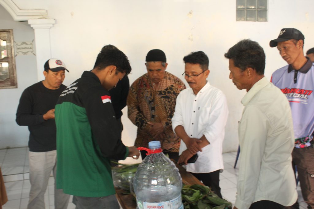 Program PPK Ormawa Kemendiktisaintek, HMPS Agroteknologi UMM-BPP Karangploso Kenalkan Pestisida Nabati Basmi Lalat Buah 2