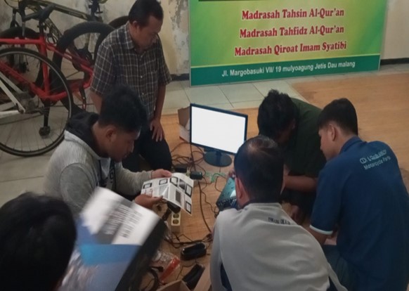 Tingkatkan Keterampilan Teknis Santri, Tim PKM Polinema Pelatihan-Pemasangan CCTV di Ponpes Putra Baitul Qur’an Al Khusyu Malang 1