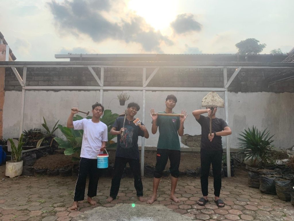 Program Green House PMM Bhaktiku Negeri UMM Wujudkan SDN Bumiaji 02 Kota Batu Sekolah Ramah Lingkungan 2