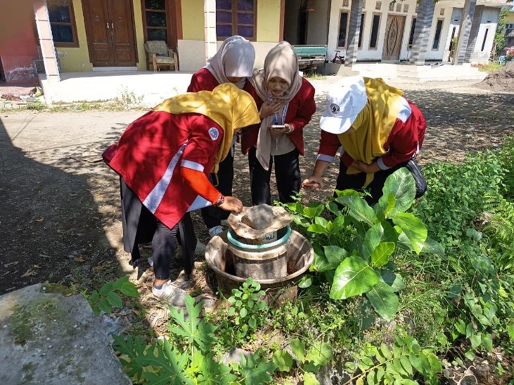 Tanam Lavender-Edukasi Warga, Mahasiswa PMM UMM Gandeng Jumantik Kalisat Jember Cegah DBD 1