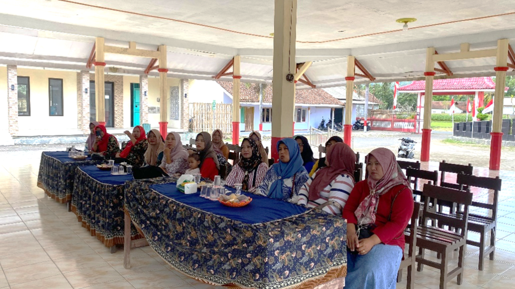 Mahasiswa PMM UMM Sosialisasi Edukasi Pemahaman Obat di Desa Wonoasri, Jember 2