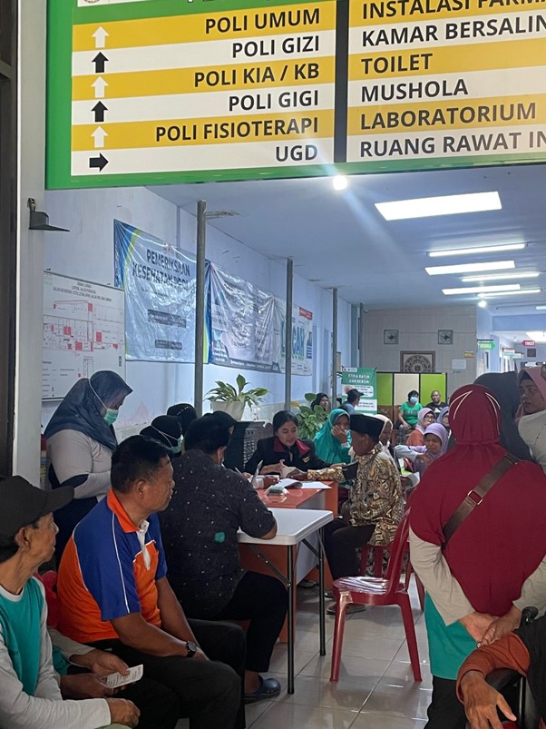 Mahasiswa PMM 3 UMM Pemeriksaan Kesehatan Lansia Bersama Klinik Kartika Husada Donomulyo 1