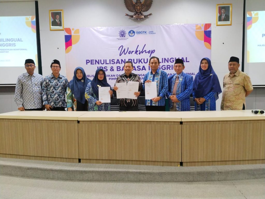 Ustadz Walid, Guru Smamuda Sumberpucung Penulis Buku Mapel Sejarah Majlis Dikdasmen PNF PP Muhammadiyah 1 Ustadz Walid, Guru Smamuda Sumberpucung Penulis Buku Mapel Sejarah Majlis Dikdasmen PNF PP Muhammadiyah 1