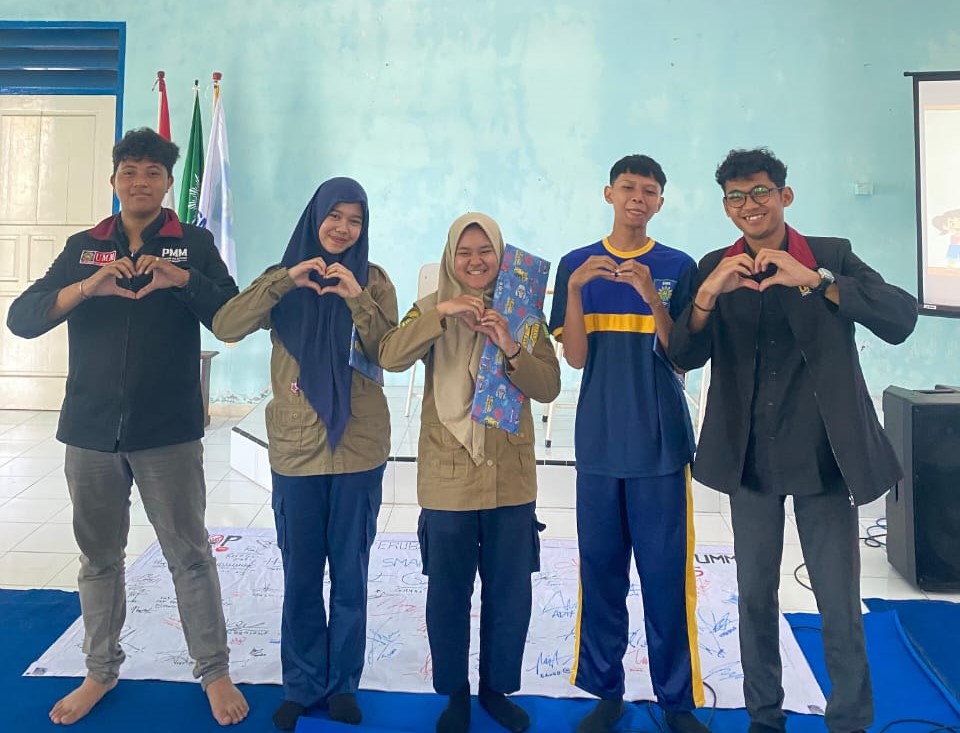PMM 5 UMM Deklarasi-Sosialisasi Anti Bullying Pada Siswa SMA Muhammadiyah 1 Blitar 1