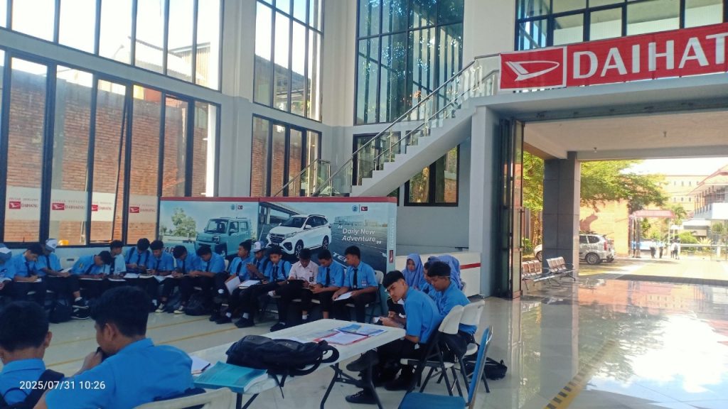 SMK Mutu Gondanglegi Implementasi Deep Learning Pembelajaran Karakter Industri 4