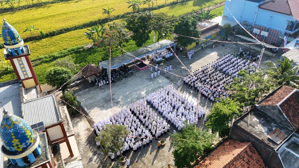 Paskibra Al Mizan Bikin Haru di Upacara Akbar 1