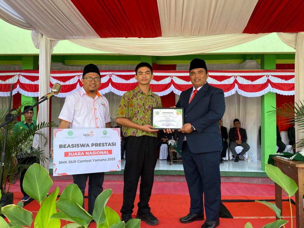 Momentum HUT RI 80, Ratusan Pelajar Terima Kado Kemerdekaan Lazismu Kabupaten Cirebon 2
