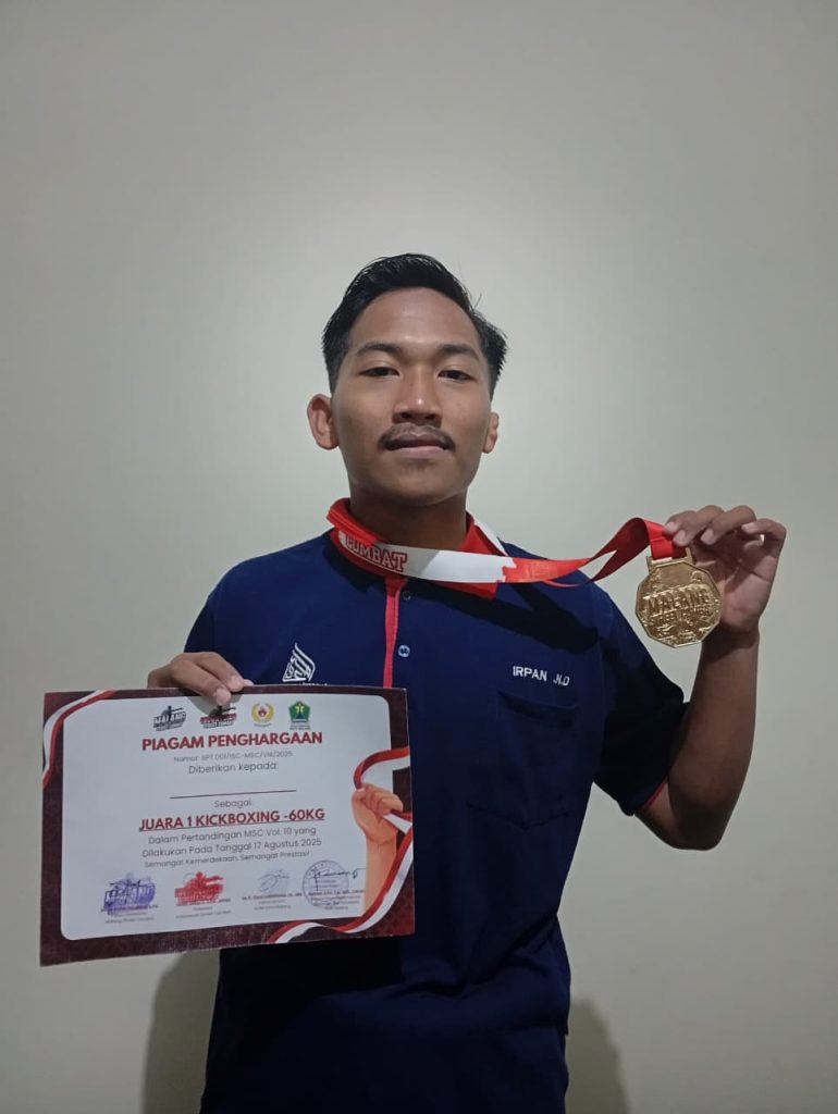Irfan-Fahmi Atlit Kick Boxing Smamuda Sumberpucung Raih Dua Medali Emas Street Combat Malang 1 Irfan-Fahmi Atlit Kick Boxing Smamuda Sumberpucung Raih Dua Medali Emas Street Combat Malang 1