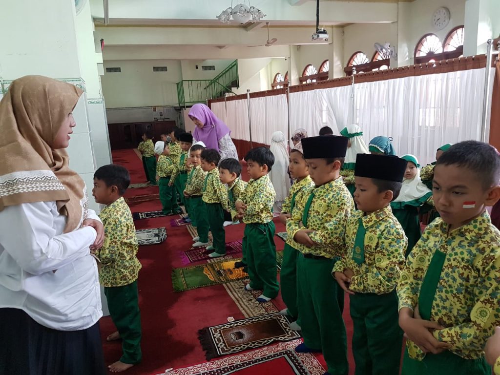 Program Pendidikan TK ABA 13 Malang Wujudkan Siswa Unggul Kemampuan Dasar-Keterampilan Motorik 3