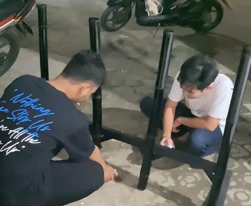 Daur Ulang Jadi Solusi: Mahasiswa PMM UMM Ajak Siswa SD Kebondalem Jombang Karya Tong Sampah Kreatif 2 Daur Ulang Jadi Solusi: Mahasiswa PMM UMM Ajak Siswa SD Kebondalem Jombang Karya Tong Sampah Kreatif 2