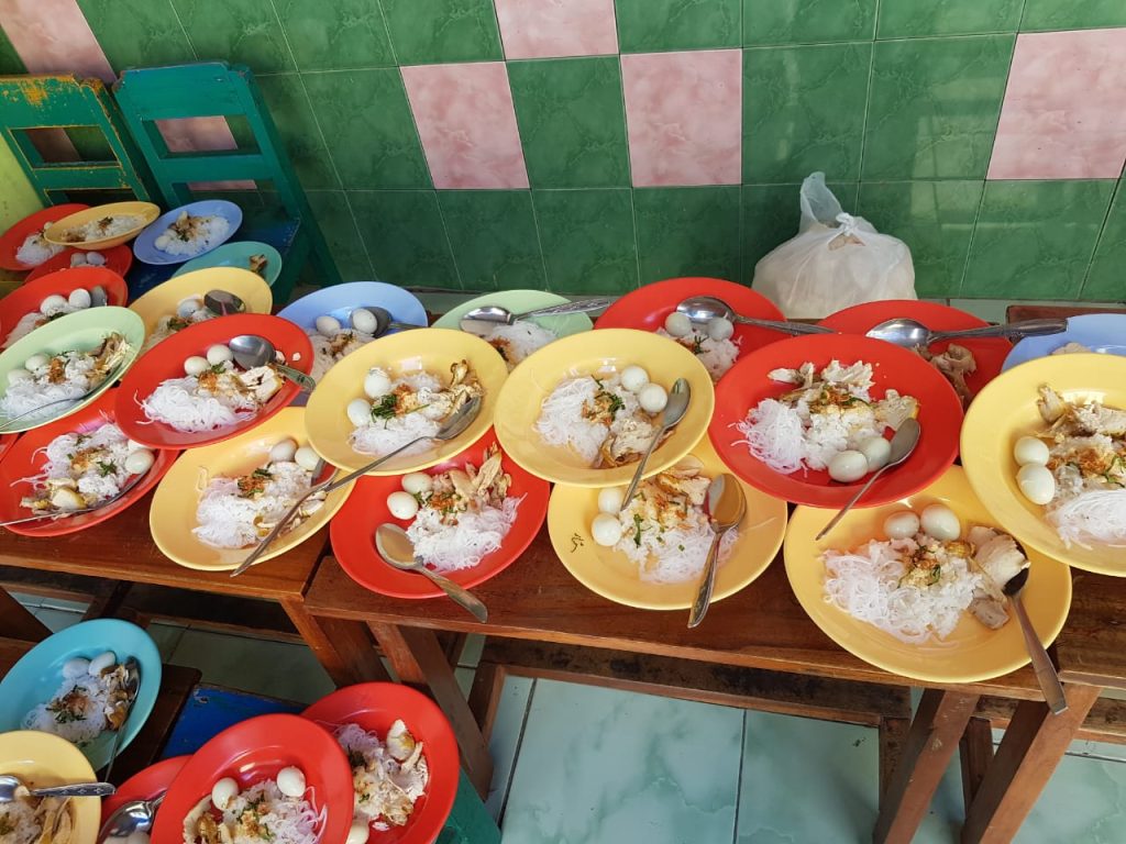Menu Soto, Siswa TK ABA 13 Malang Edukasi-Praktek Adab Makan 3