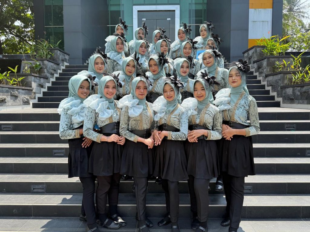 Garuda Muda-Nona Anggun SMK Mutu Gondanglegi Juara Satu Gerak Jalan Indah 2 Garuda Muda-Nona Anggun SMK Mutu Gondanglegi Juara Satu Gerak Jalan Indah 2