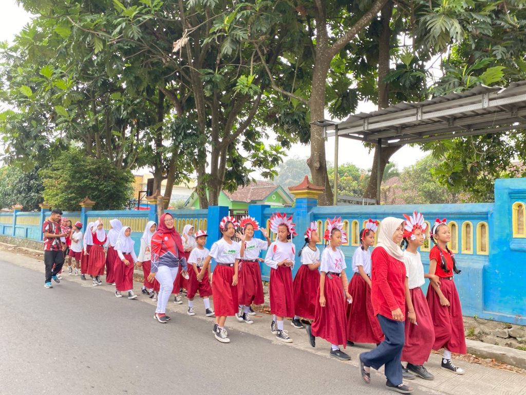 Wujudkan Generasi Unggul, Mahasiswa PMM UMM Sosialisasi PHBS-Edukasi Siswa SDN 2 Sukoanyar Pentingnya Lingkungan Bersih 3 Wujudkan Generasi Unggul, Mahasiswa PMM UMM Sosialisasi PHBS-Edukasi Siswa SDN 2 Sukoanyar Pentingnya Lingkungan Bersih 3