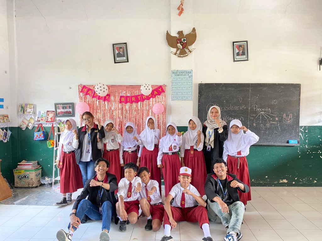 Wujudkan Generasi Unggul, Mahasiswa PMM UMM Sosialisasi PHBS-Edukasi Siswa SDN 2 Sukoanyar Pentingnya Lingkungan Bersih 2 Wujudkan Generasi Unggul, Mahasiswa PMM UMM Sosialisasi PHBS-Edukasi Siswa SDN 2 Sukoanyar Pentingnya Lingkungan Bersih 2