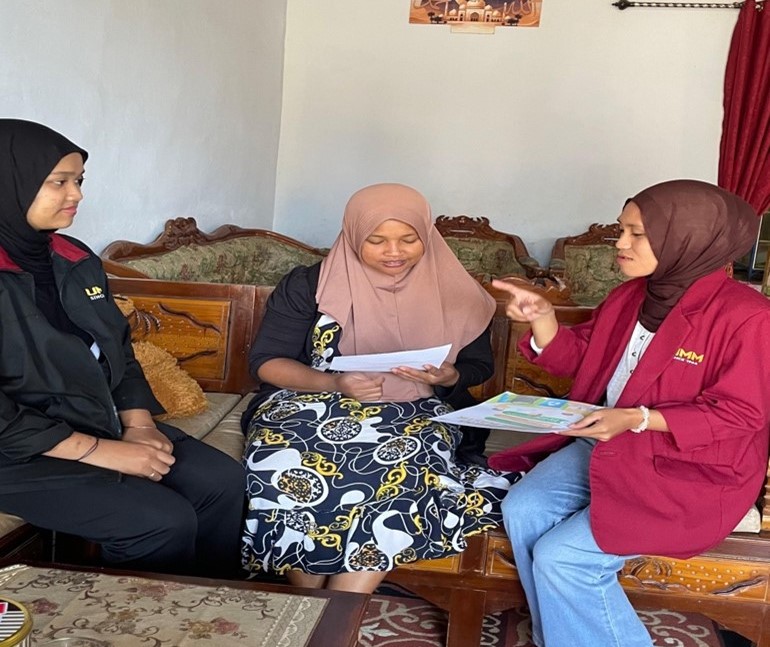 Wujudkan Lingkungan Bersih-Sehat, PMM Bhaktiku Negeri UMM Program Bank Sampah Dusun Gudang Pasuruan 1