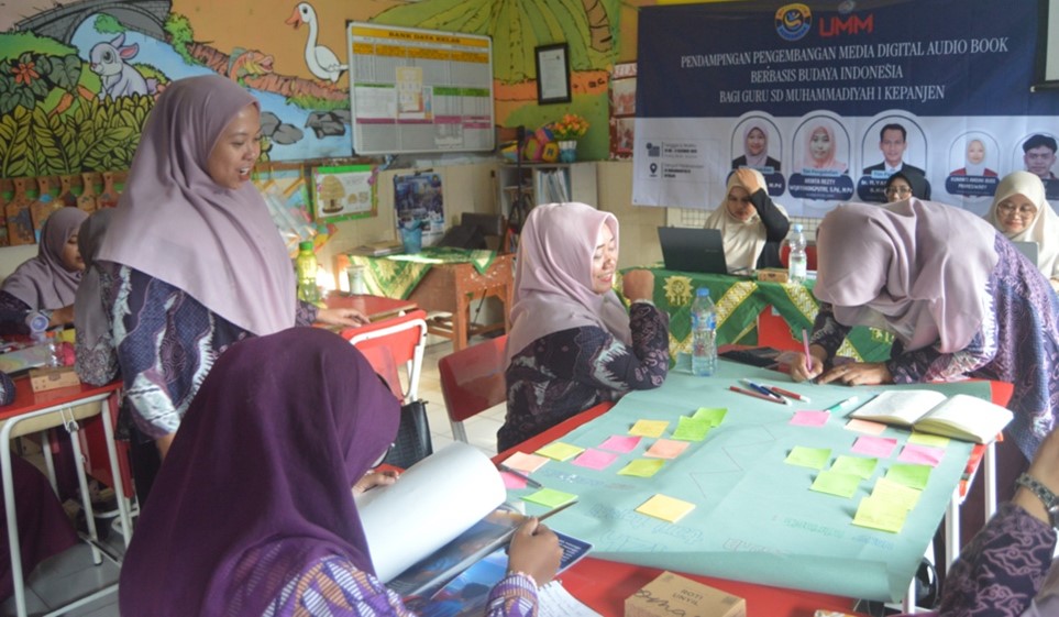 Dosen PGSD FKIP UMM Pendampingan, Pengembangan Digital Audio Book Berbasis Budaya bagi Guru SD Muhammadiyah 01 Kepanjen 3