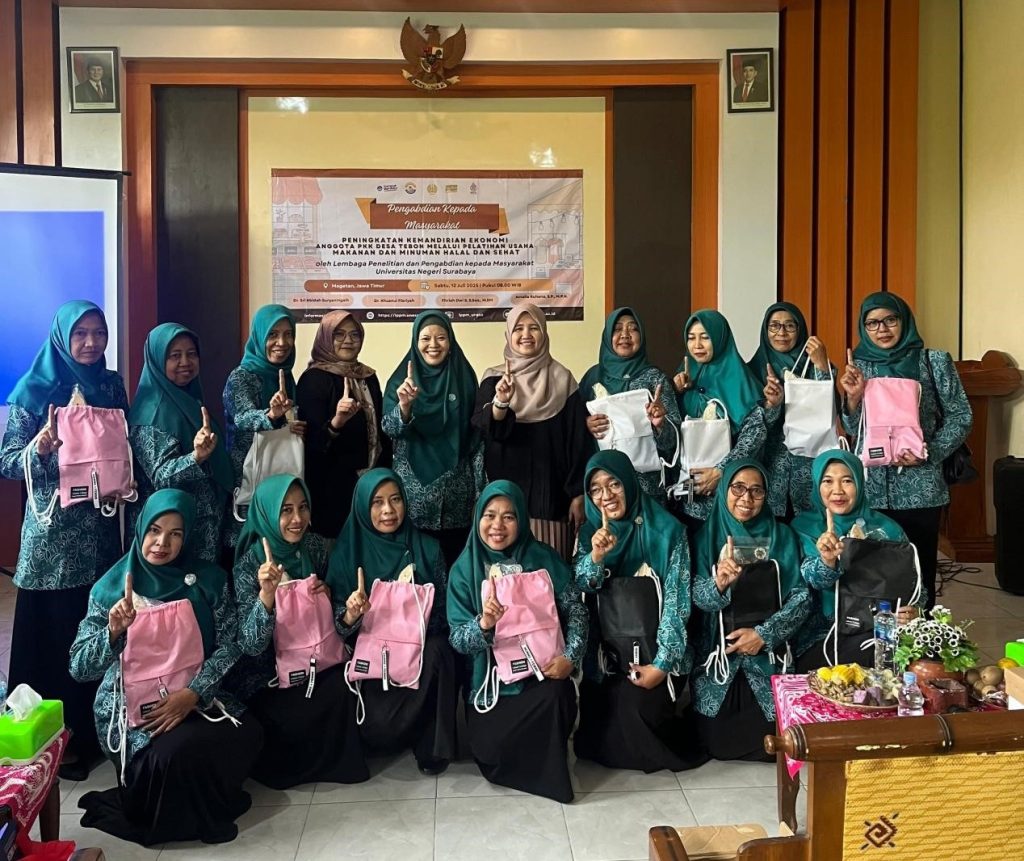 Tim PKM Dosen UNESA Penguatan Kemandirian Ekonomi Bagi Anggota PKK Desa Tebon Magetan 3