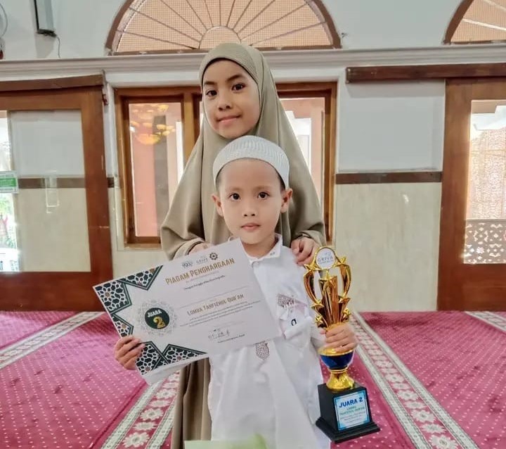 Unggul Pendidikan Agama Islam, TK ABA 13 Malang Antar Omar Mahameru Raih Juara Tahfidz 1