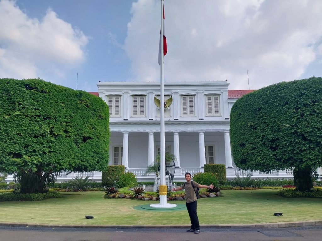 Avilla Alumni EP UMM, Peraih Beasiswa WSB University Poznan Polandia, Sekarang di Kemenko PMK 2