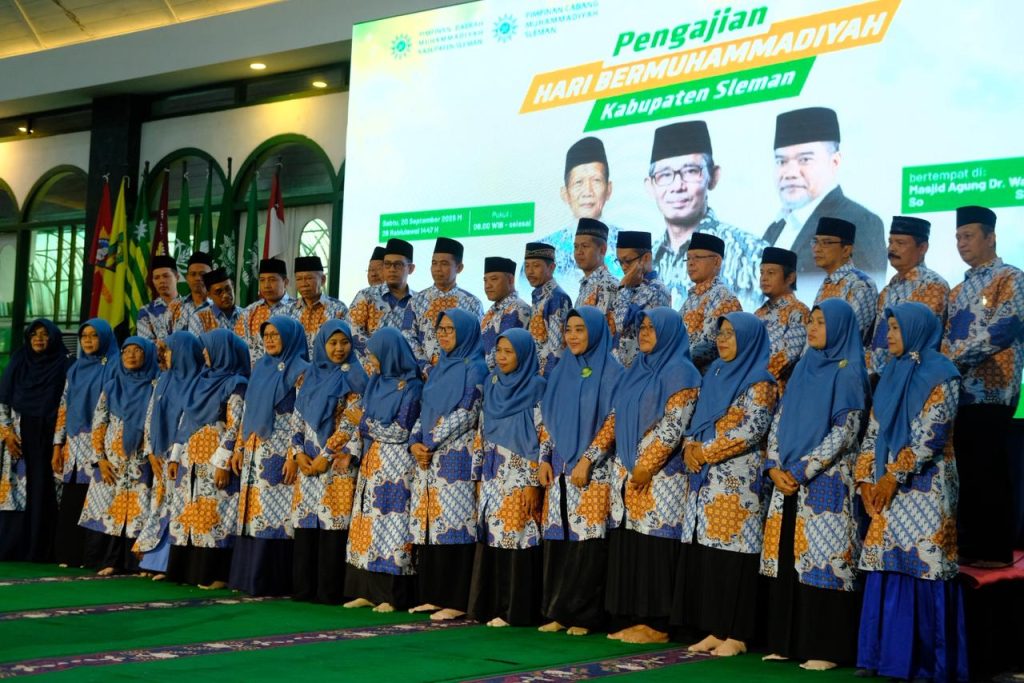 PDM Kabupaten Sleman Semarak Hari Bermuhammadiyah Ribuan Jama'ah Penuhi Masjid Agung 3