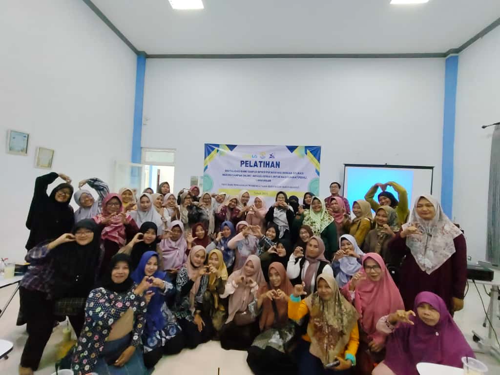 Wujudkan Lingkungan Hijau Berbasis Teknologi, Dosen UMLA Latih Pengurus BPWIR Digitalisasi Bank Sampah 1