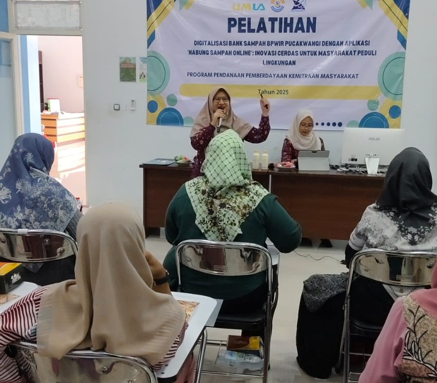 Wujudkan Lingkungan Hijau Berbasis Teknologi, Dosen UMLA Latih Pengurus BPWIR Digitalisasi Bank Sampah 2