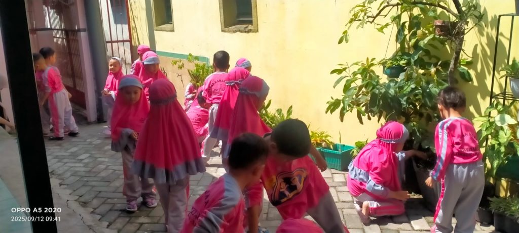 Program Jum’at TK ABA 13 Malang Latih Siswa Peduli Lingkungan-Tingkatkan Nilai Spiritual, Tambah Keilmuan 1