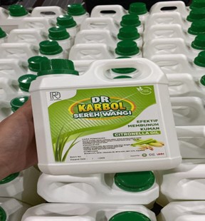 Mahasiswa UMM Latih Warga Bendosari Pujon Produk Karbol Sereh 3