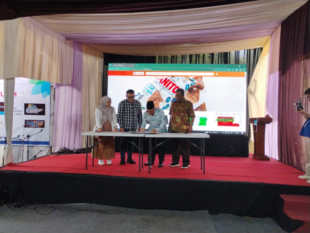 Melalui Pembuatan E-Commerce, Dosen Prodi Ekonomi Pembangunan UMM Akselerasi Digital Pada UMKM Mitra LP UMKM PWM Jatim 1