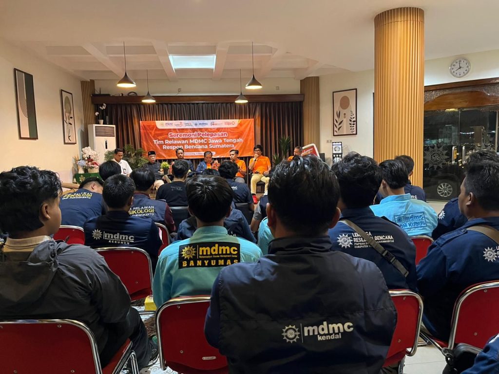 Darurat Bencana, 28 Relawan Muhammadiyah Jateng Bantu Warga Terdampak Banjir di Sumut 1 Darurat Bencana, 28 Relawan Muhammadiyah Jateng Bantu Warga Terdampak Banjir di Sumut 1