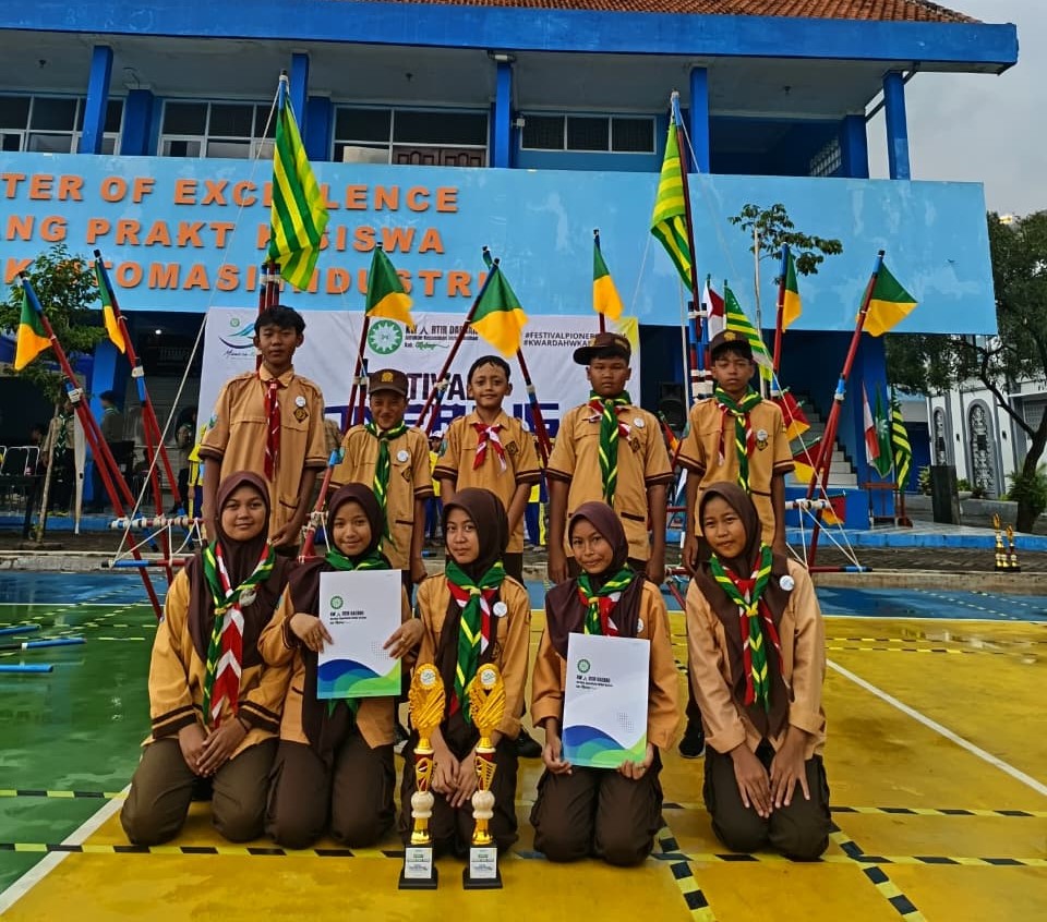 Unggul Teknik-Ketangkasan, HW MD2 Elementary Sumberpucung Raih Dua Juara Sekaligus Festival Pionering 1 Unggul Teknik-Ketangkasan, HW MD2 Elementary Sumberpucung Raih Dua Juara Sekaligus Festival Pionering 1
