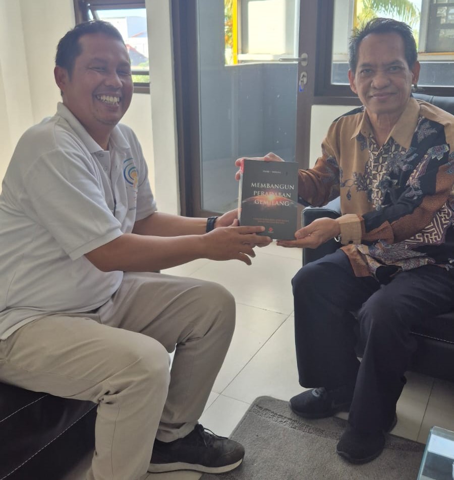 Datuk Ismail Kharim Tokoh Pendidikan Malaysia Kunjungi SMK Mutu Gondanglegi, Jajaki Kerjasama Pendidikan Luar Negeri 1 Datuk Ismail Kharim Tokoh Pendidikan Malaysia Kunjungi SMK Mutu Gondanglegi, Jajaki Kerjasama Pendidikan Luar Negeri 1