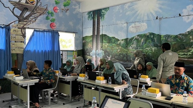 Transformasi Pembelajaran Digital, Tim Dosen PGSD UMM Pendampingan Penyusunan Media Pembelajaran Pada Guru SD Muhammadiyah 5 Kota Batu 2
