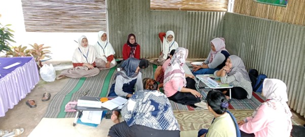 Peran Aktif di Posyandu, Mahasiswi KKNT 38 Unida Gontor Tingkatkan Kesehatan Ibu-Anak Desa Krandegan   1