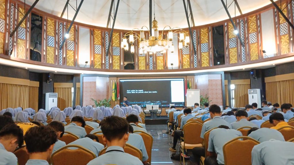 Usai MoU SMK Mutu Gondanglegi-Varia Usaha Beton, Seminar Karir Bahas Mindset Transformation 1