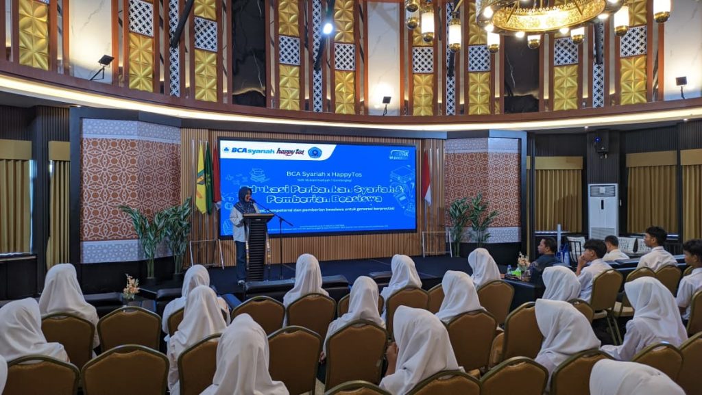 BCA Syariah-HappyTos Kunjungi SMK Mutu Gondanglegi, Edukasi Perbankan Syariah dan Beasiswa 2