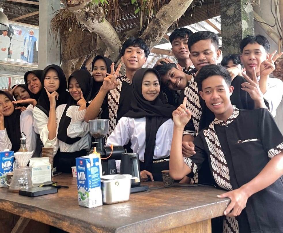 Perdalam Belajar Food and Beverage, Siswa SMK Mugas Kunjungi Edukasi Kopi 1 Perdalam Belajar Food and Beverage, Siswa SMK Mugas Kunjungi Edukasi Kopi 1