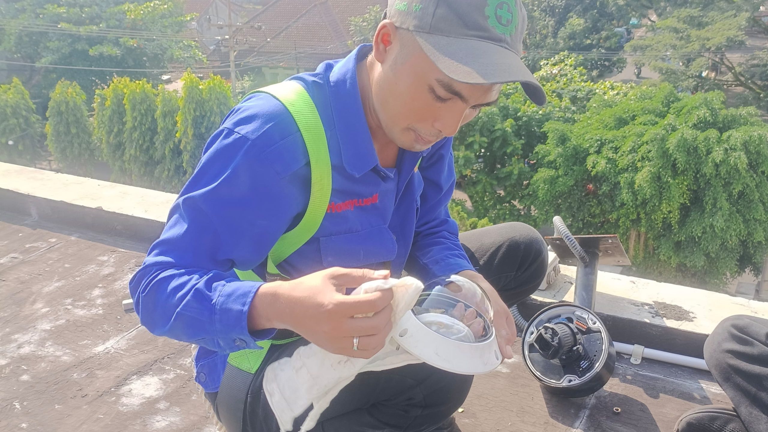 Unggul Kemampuan Akademik-Keahlian Praktik, Doni Alamsyah Alumni SMK Mutu Gondanglegi Teknisi Electronic Security System Bank Sentral 2