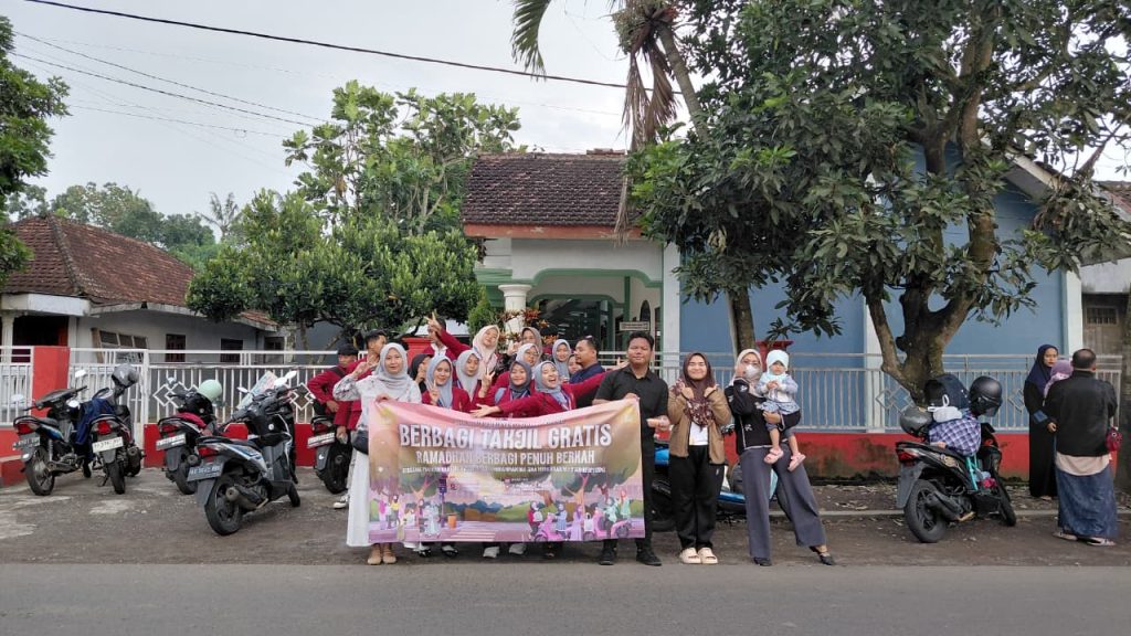 Siswa Smamuda Sumberpucung Takjil On The Road Bersama Warga Senggreng 3