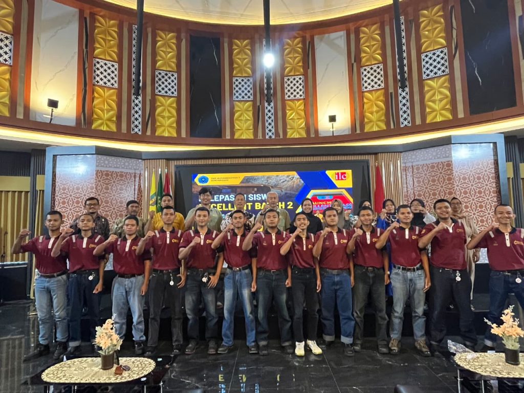 Unggul Kompetensi, Belasan Siswa Excellent Class SMK Mutu Gondanglegi Masuk Industri Teknik Alat Berat 1