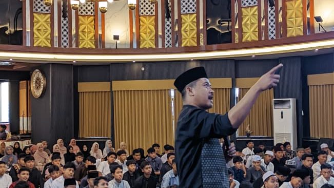 Tokoh Muda Muhammadiyah Bedah Ayat Kompleksitas Manusia, Motivasi Siswa SMK Mutu Gondanglegi Sukses-Prestasi 2