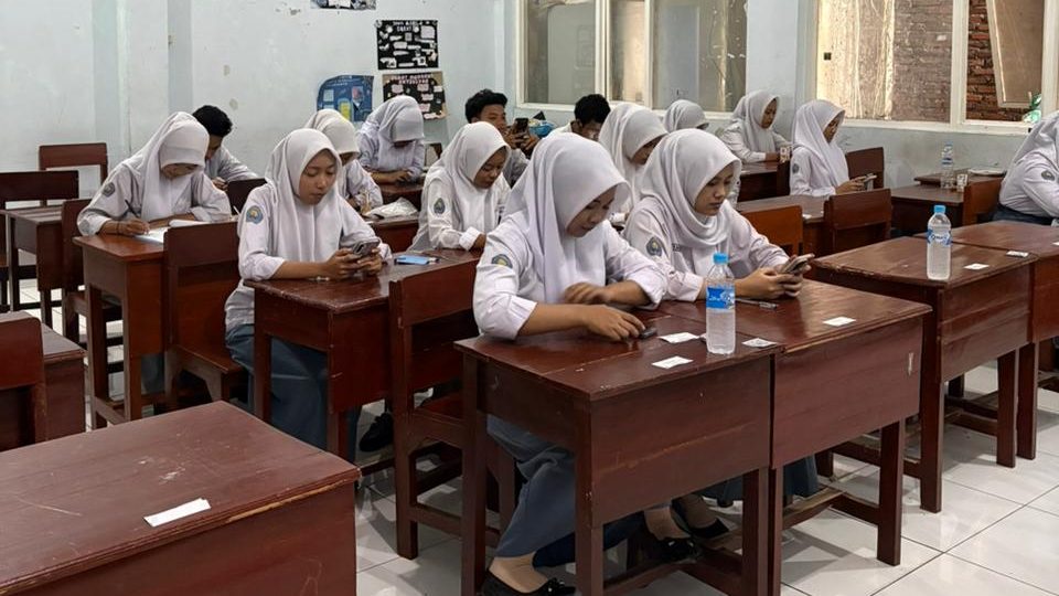 Gunakan Aplikasi, Ratusan Siswa Kelas XII SMK Mugas Ujian PSAJ  2