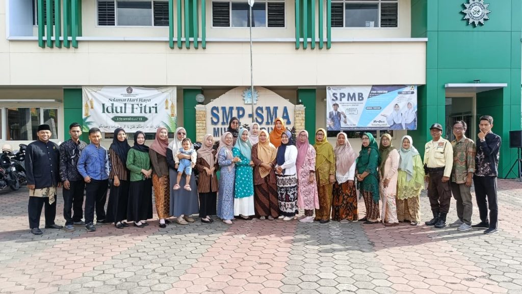 Tumpeng Kartini SMP Muhammadiyah 1 Sumberpucung Simbol Perjuangan Meraih Kesuksesan 1